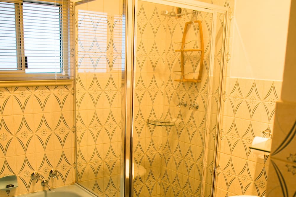 Photo of Bathroom in Booyoolie