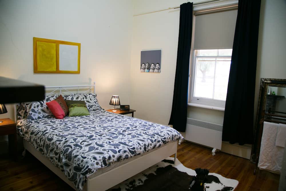 Photo of Bedroom in Booyoolie