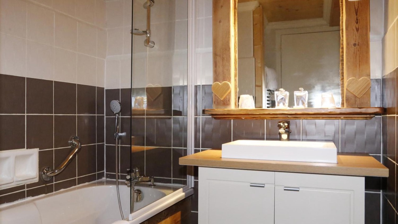 Photo of Others in Cognet