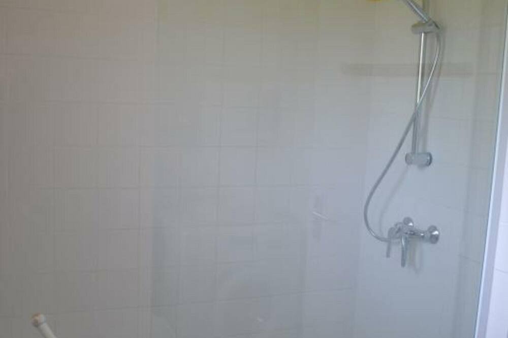 Photo of Bathroom in Mugron