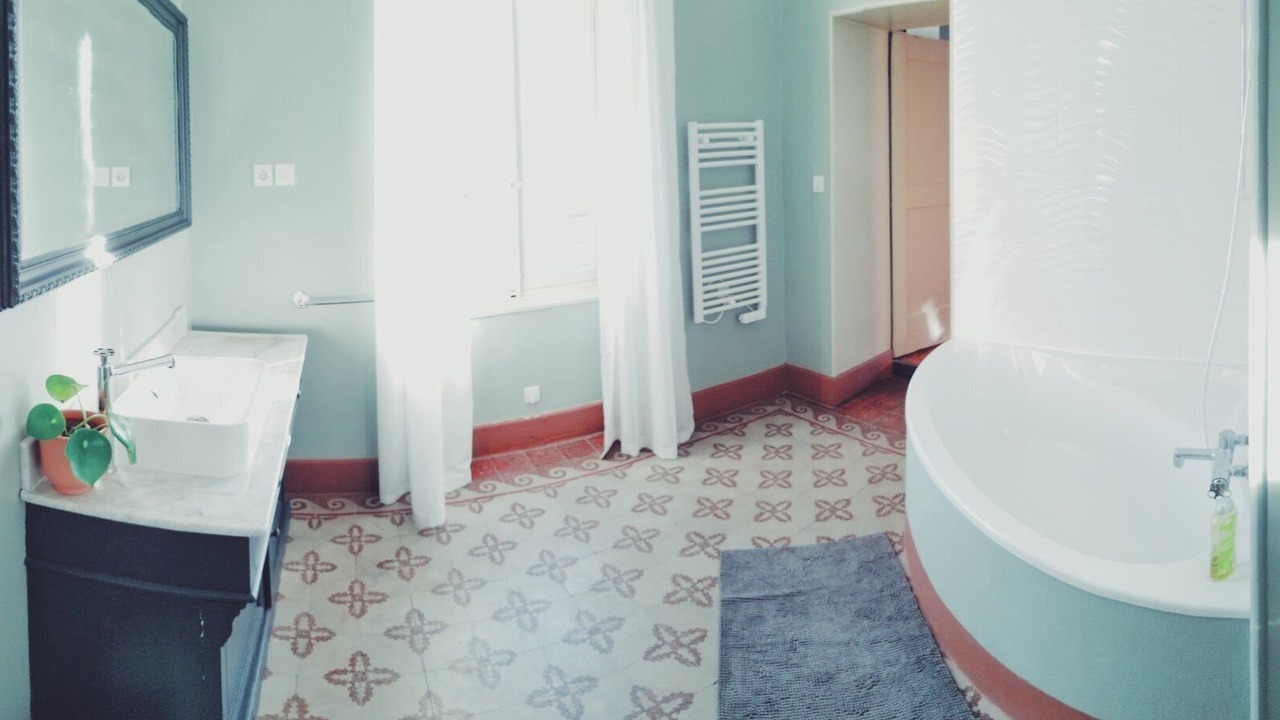 Photo of Bathroom in Uchaux