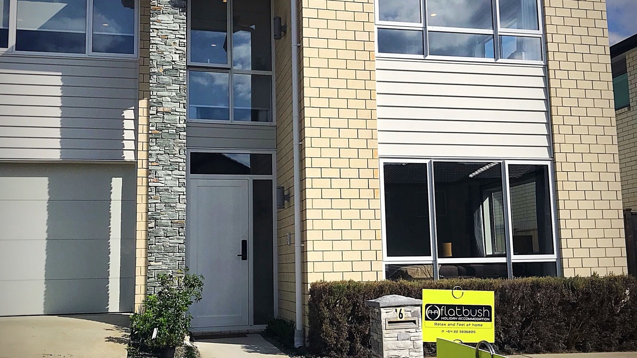 Photo of Outdoor in Flat Bush