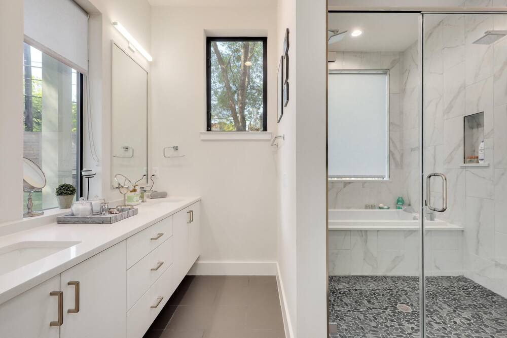 Photo of Bathroom in Barton Hills