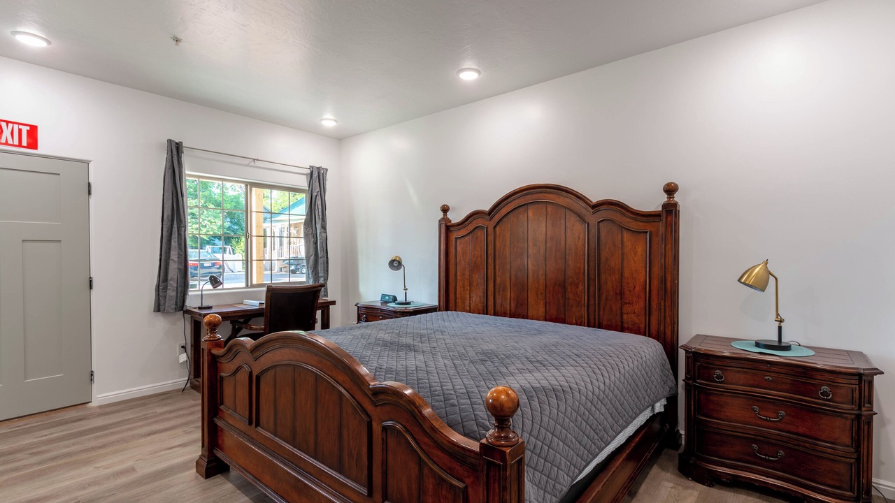 Photo of Bedroom in Hurricane