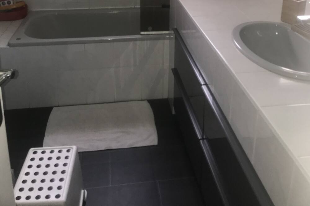 Photo of Bathroom in Carquefou