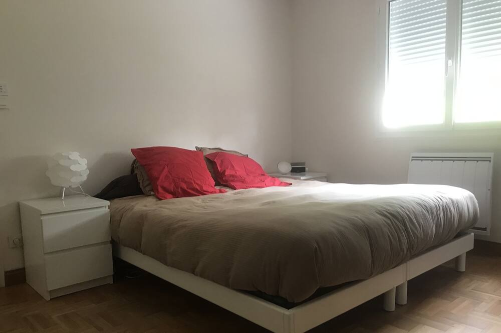 Photo of Bedroom in Carquefou