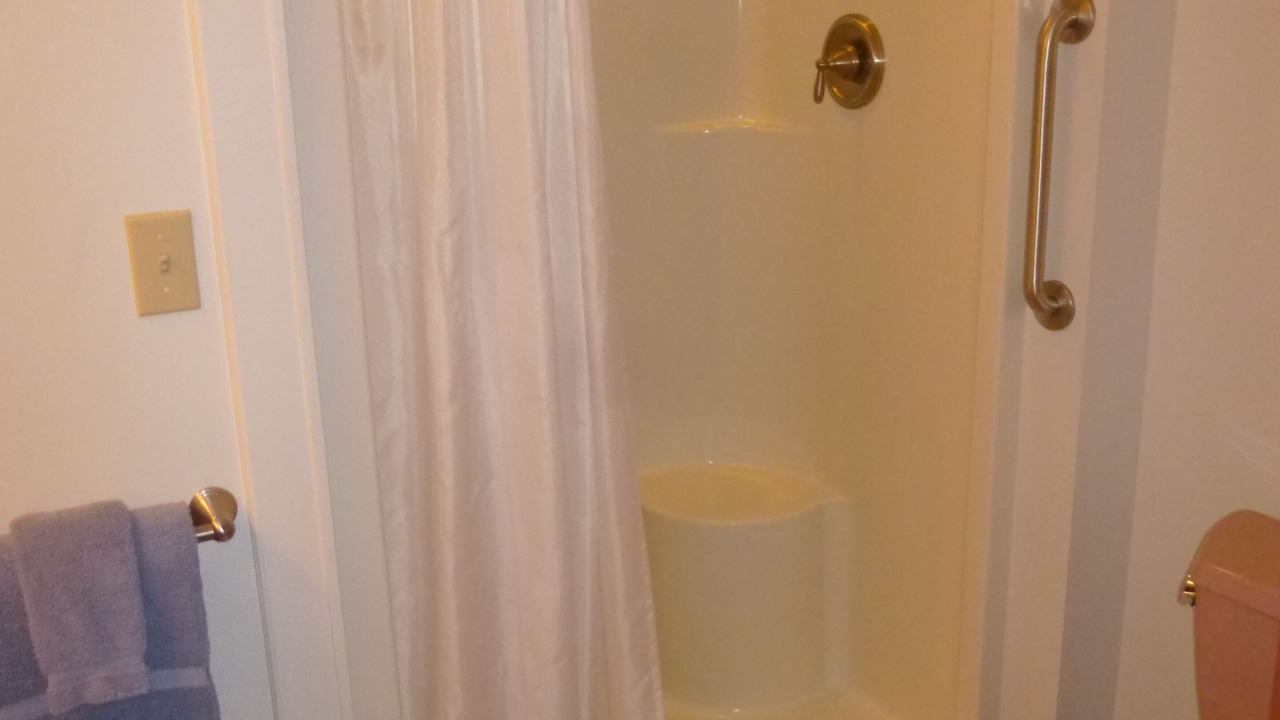 Photo of Bathroom in Smoketown