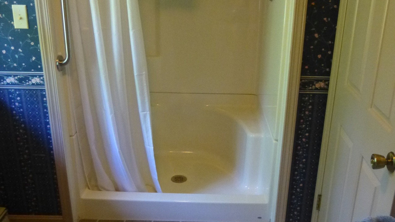 Photo of Bathroom in Smoketown