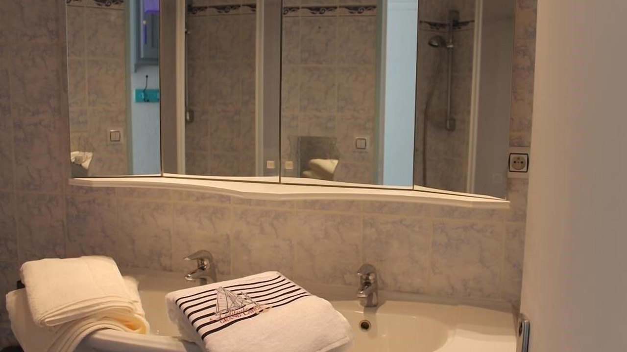 Photo of Bathroom in Bernieres-sur-Mer