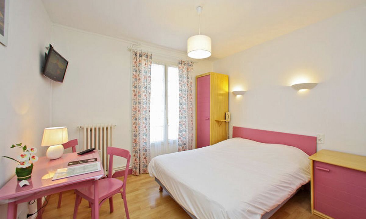 Photo of Bedroom in Sarrazac