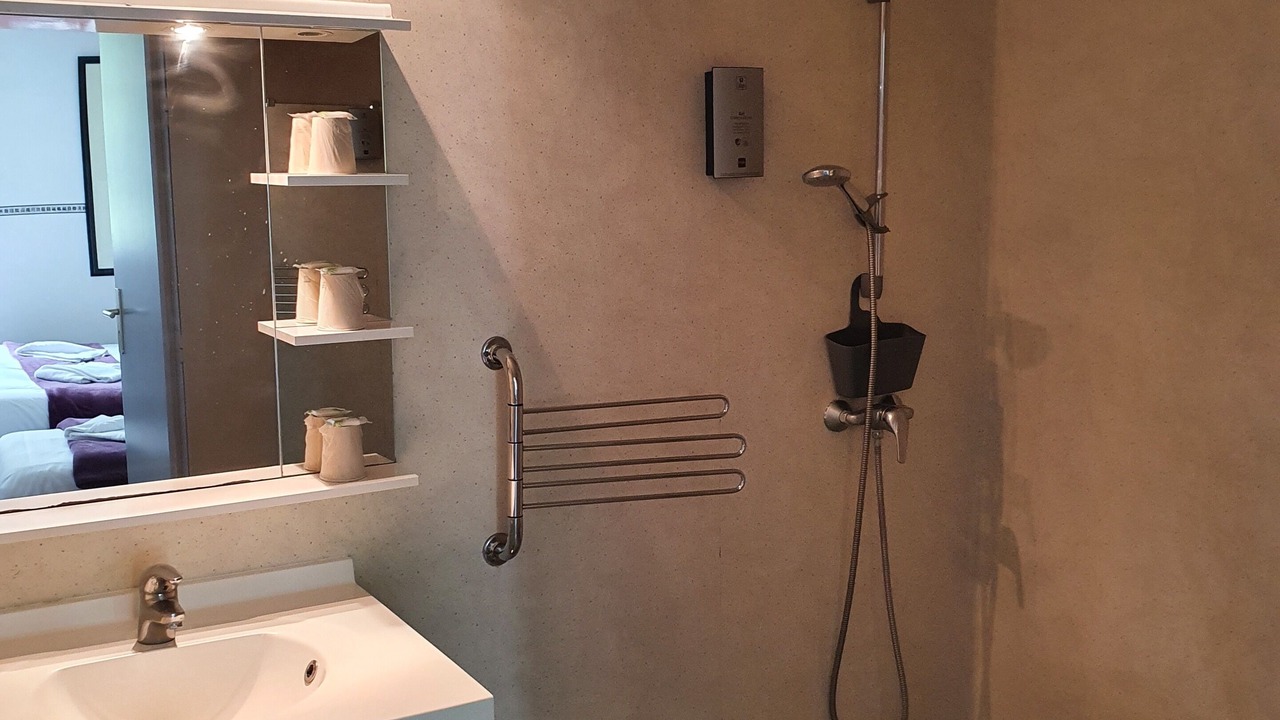 Photo of Bathroom in Gourdon