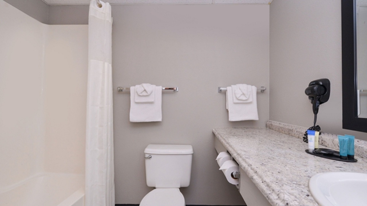 Photo of Bathroom in Monroe City