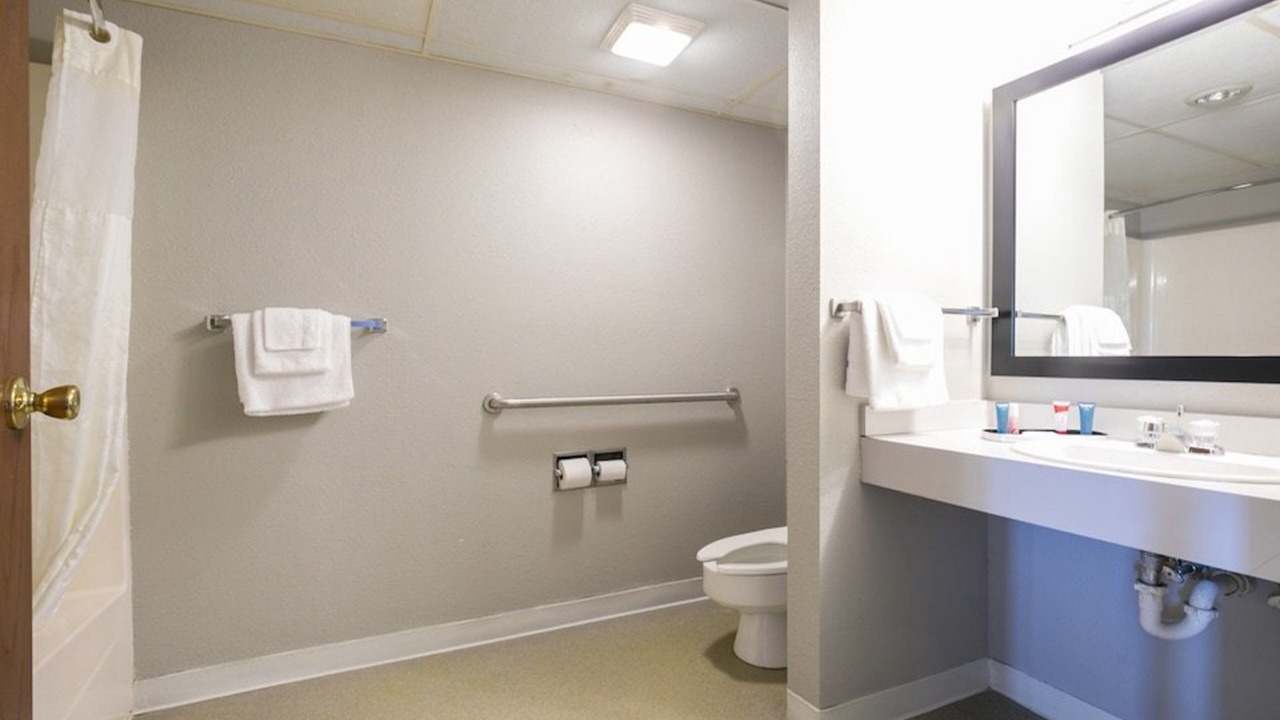 Photo of Bathroom in Monroe City