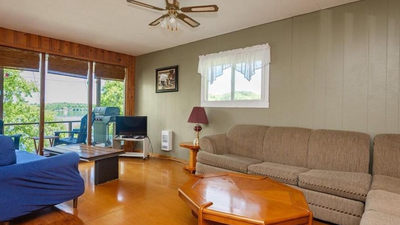 Photo of Livingroom in Port Loring
