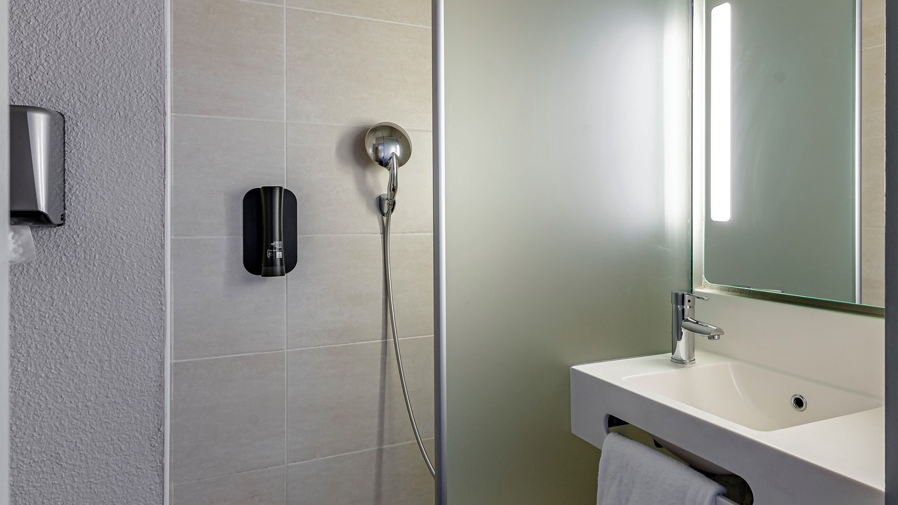 Photo of Bathroom in Tresses