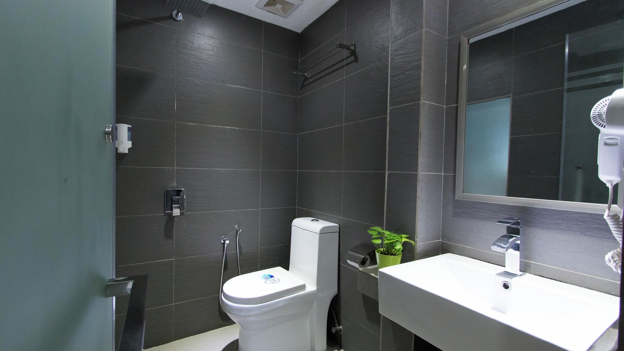 Photo of Bathroom in SS 2