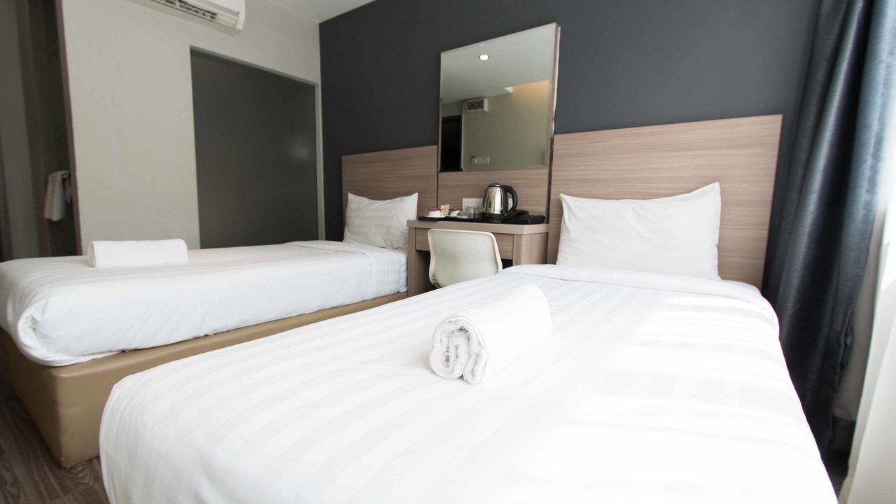 Photo of Bedroom in SS 2