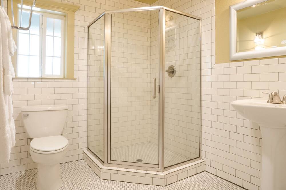 Photo of Bathroom in McCloud