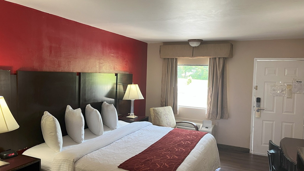 Photo of Bedroom in Parsons