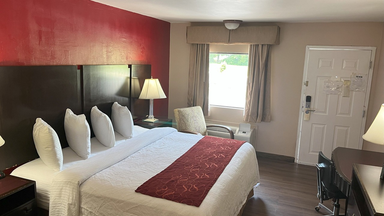 Photo of Bedroom in Parsons
