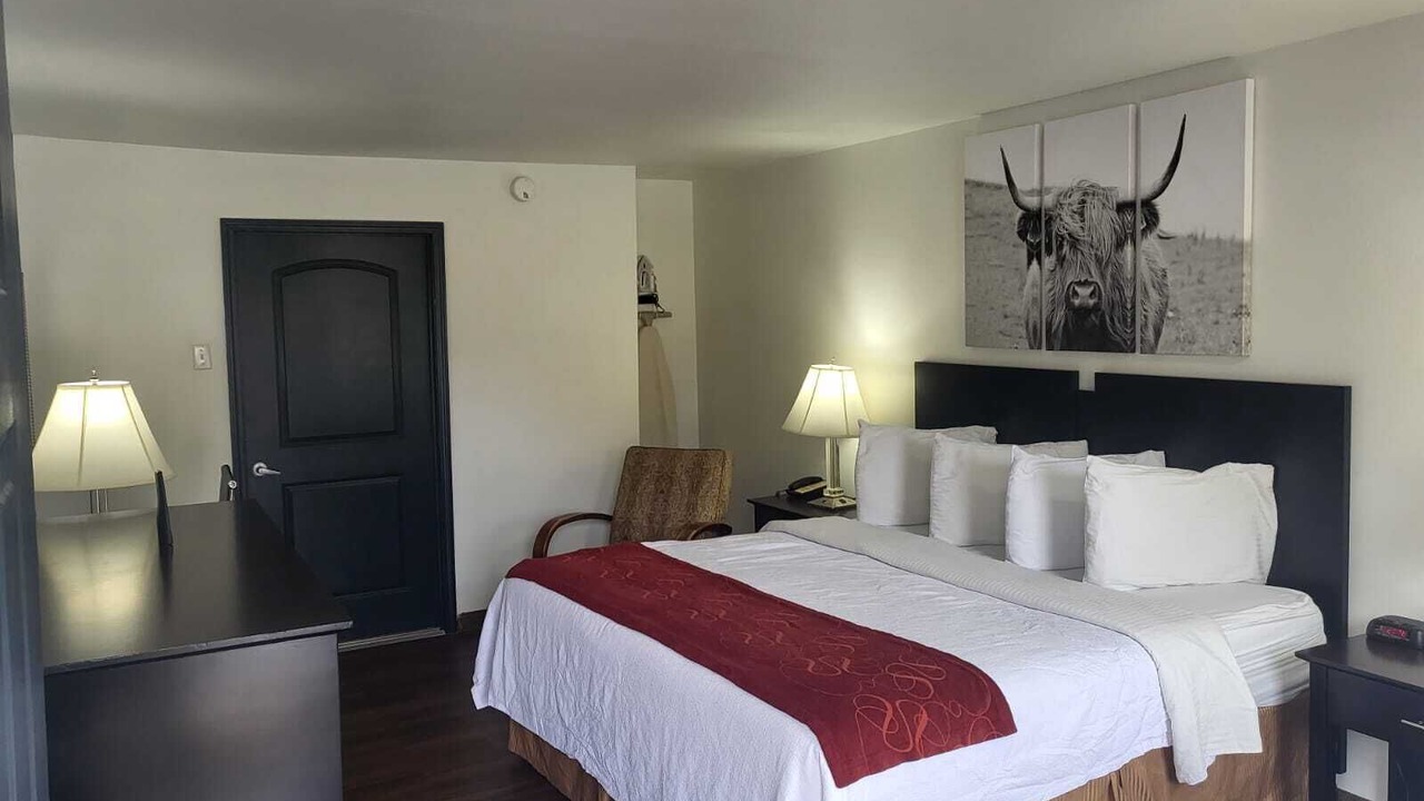 Photo of Bedroom in Parsons