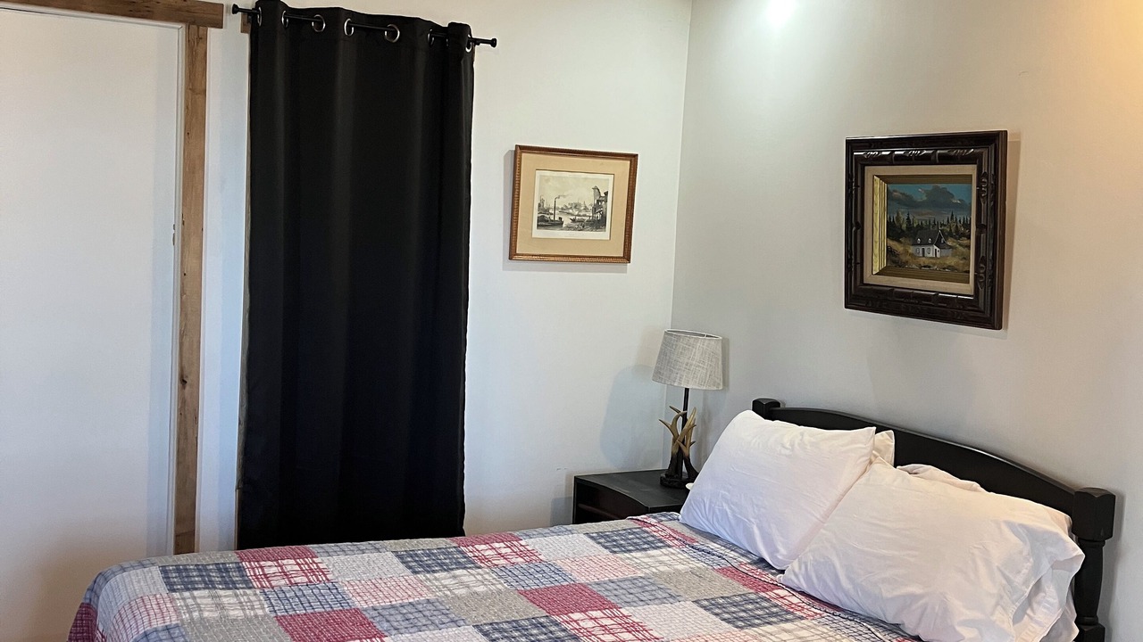 Photo of Bedroom in Saint-Antoine-de-l'Isle-aux-Grues