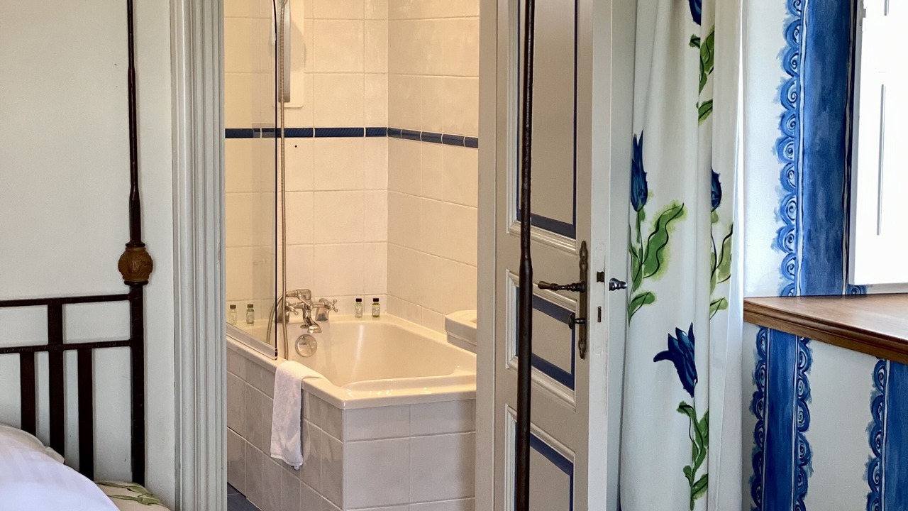 Photo of Bathroom in Vouvray