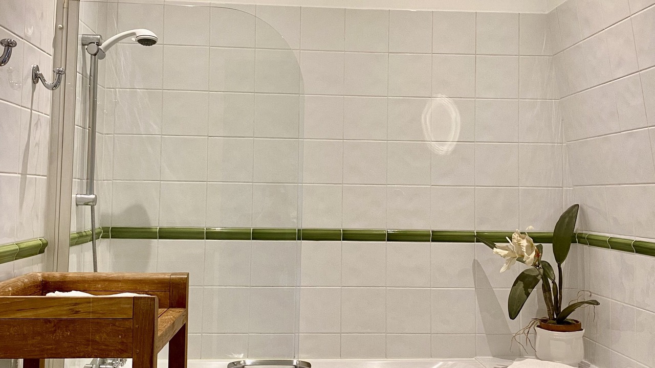 Photo of Bathroom in Vouvray