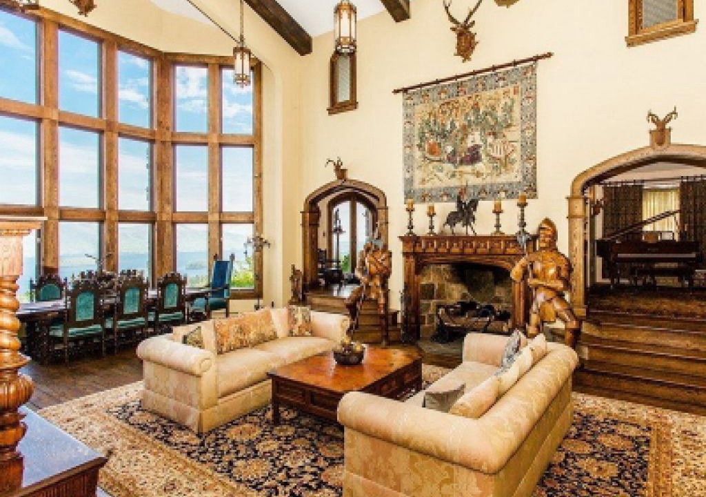 Photo of Livingroom in Bolton Landing