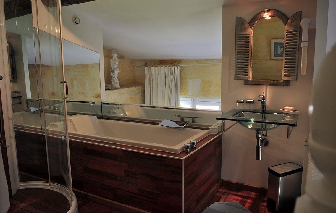 Photo of Bathroom in Fronsac