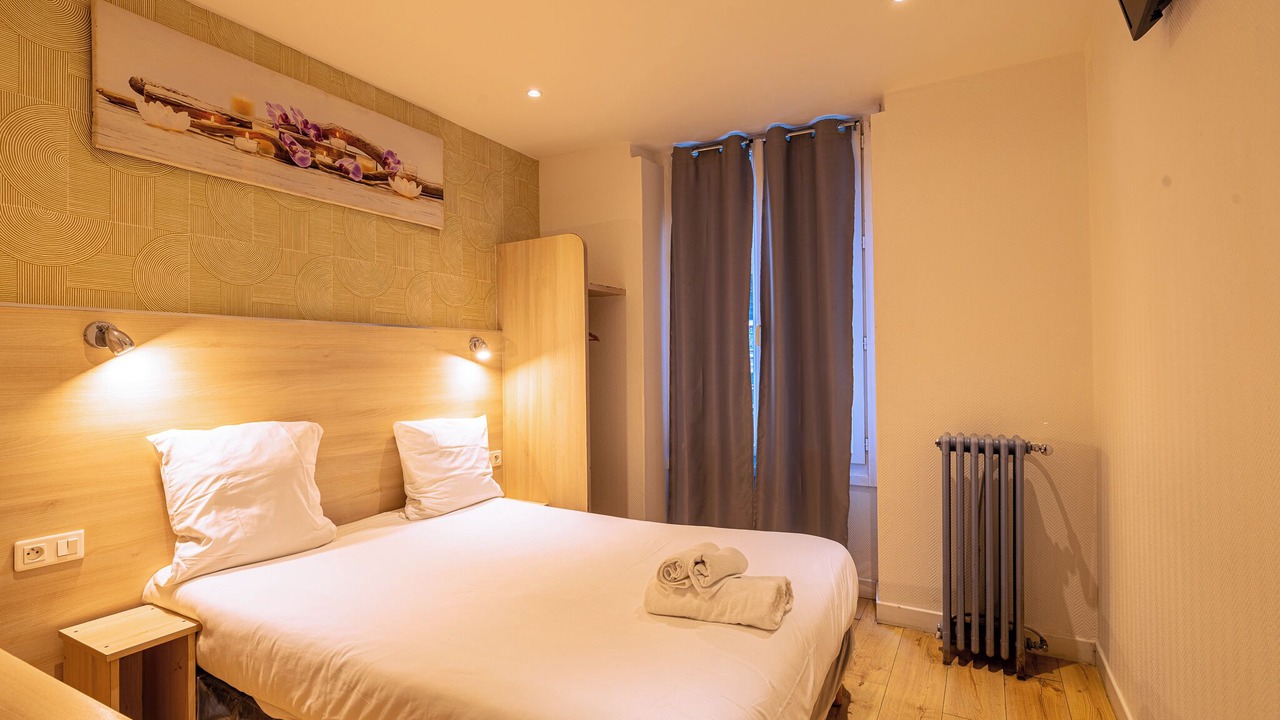 Photo of Bedroom in Hopital Saint-Louis