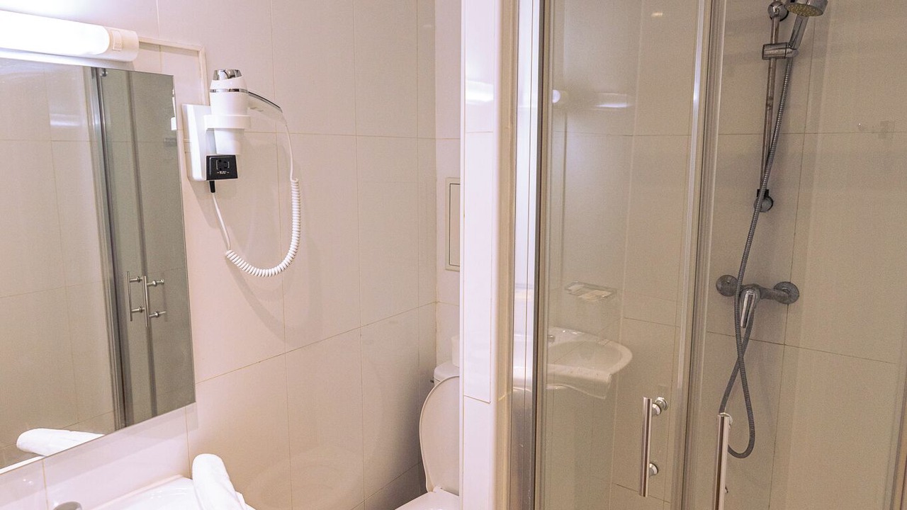 Photo of Bathroom in Hopital Saint-Louis