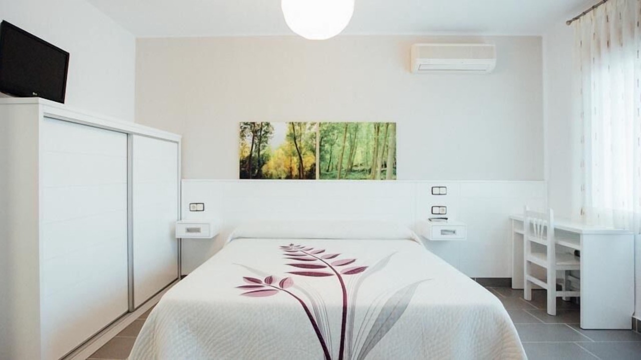 Photo of Bedroom in Elche De La Sierra