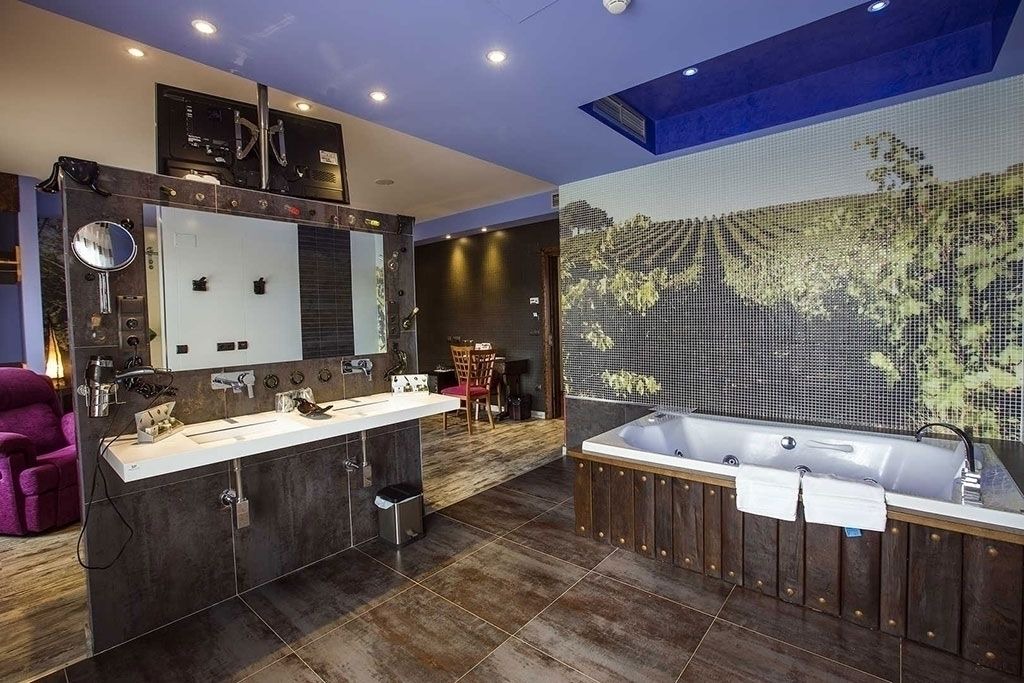 Photo of Bathroom in La Vid y Barrios