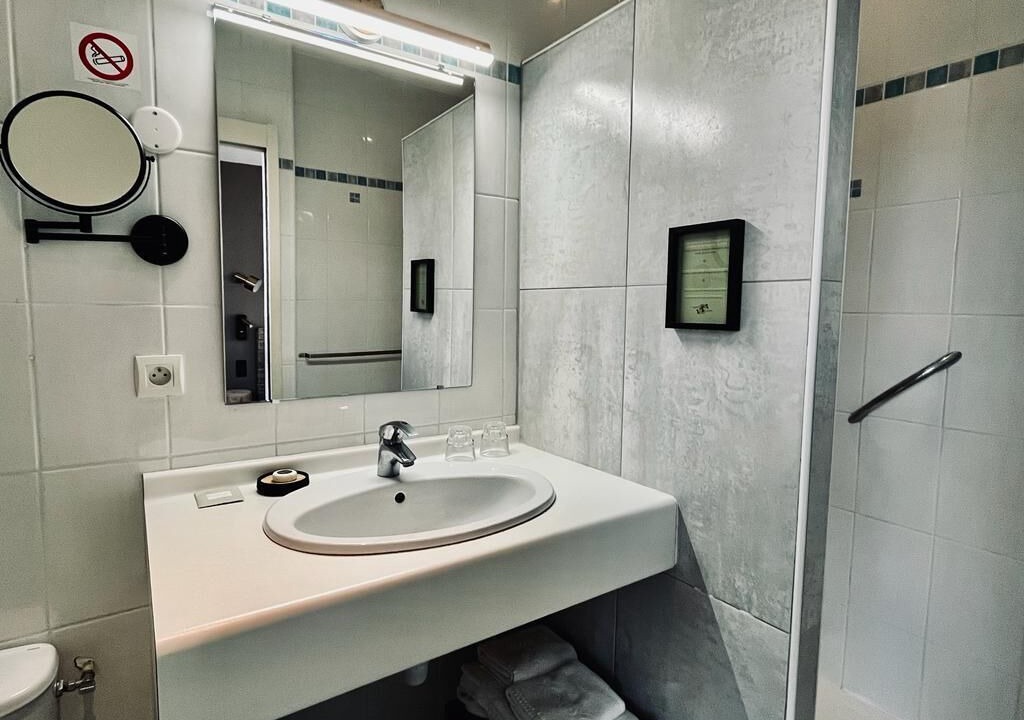 Photo of Bathroom in Deauville City Centre