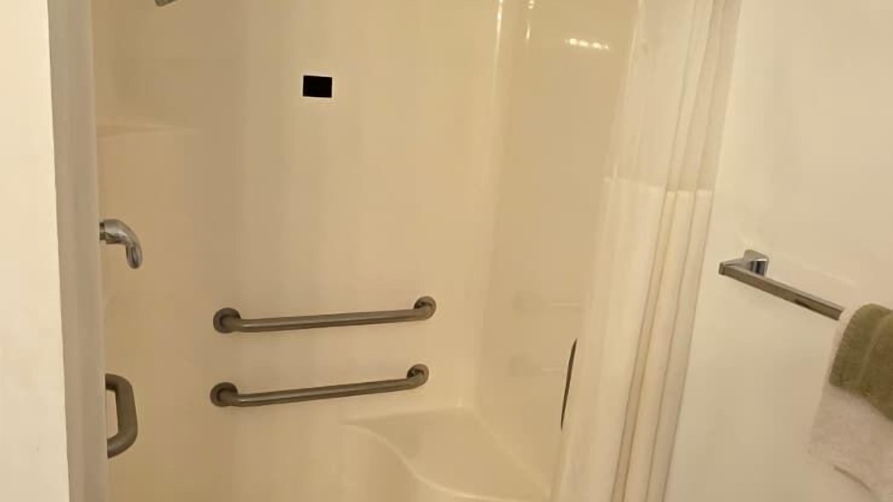 Photo of Bathroom in Marion