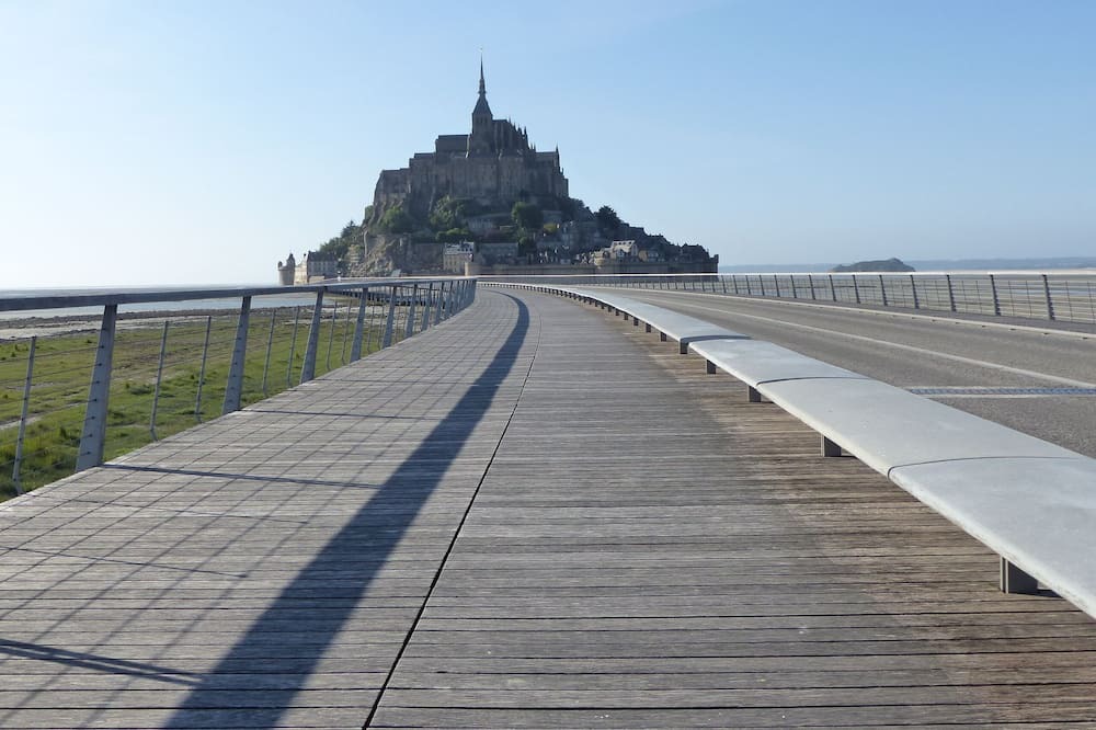 Photo of Others in Le Val-Saint-Pere