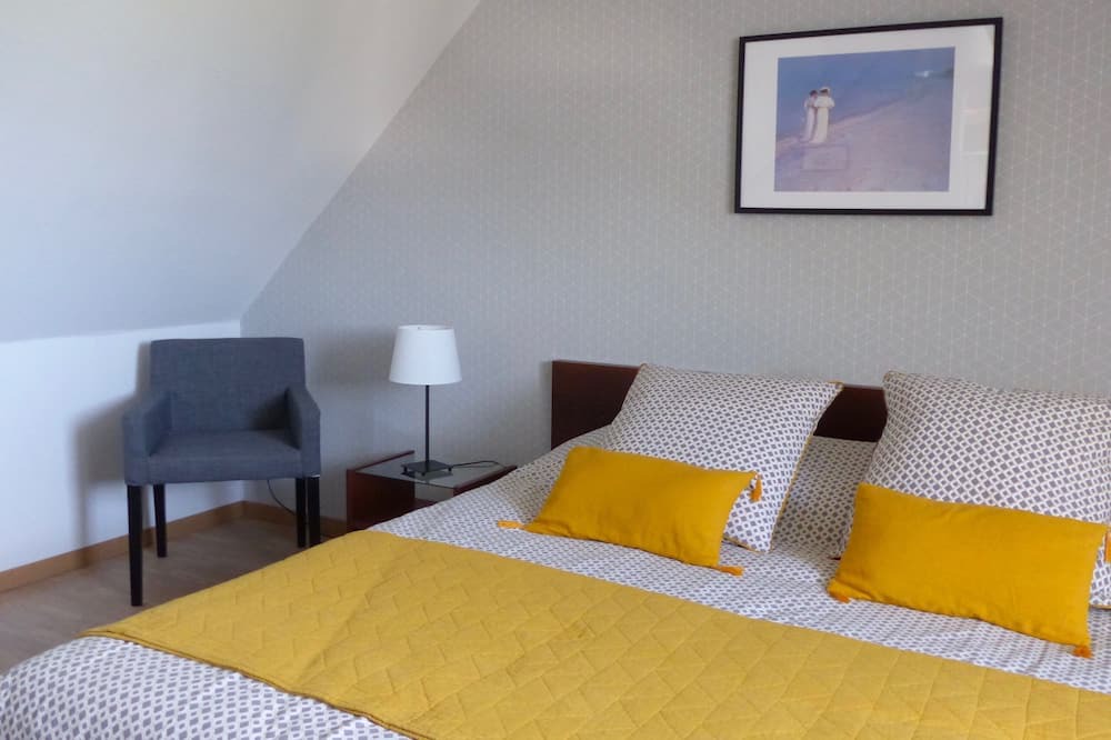 Photo of Bedroom in Le Val-Saint-Pere