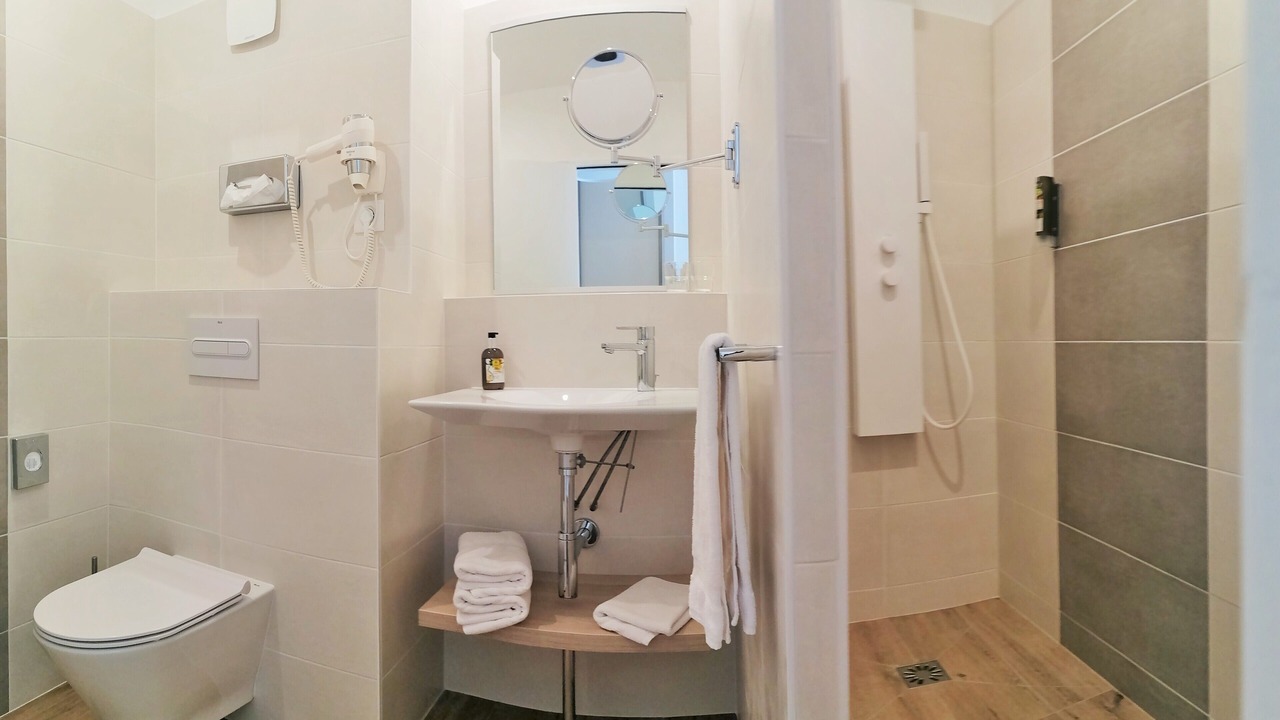 Photo of Bathroom in Rocher