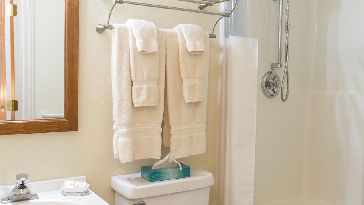 Photo of Bathroom in Cathlamet