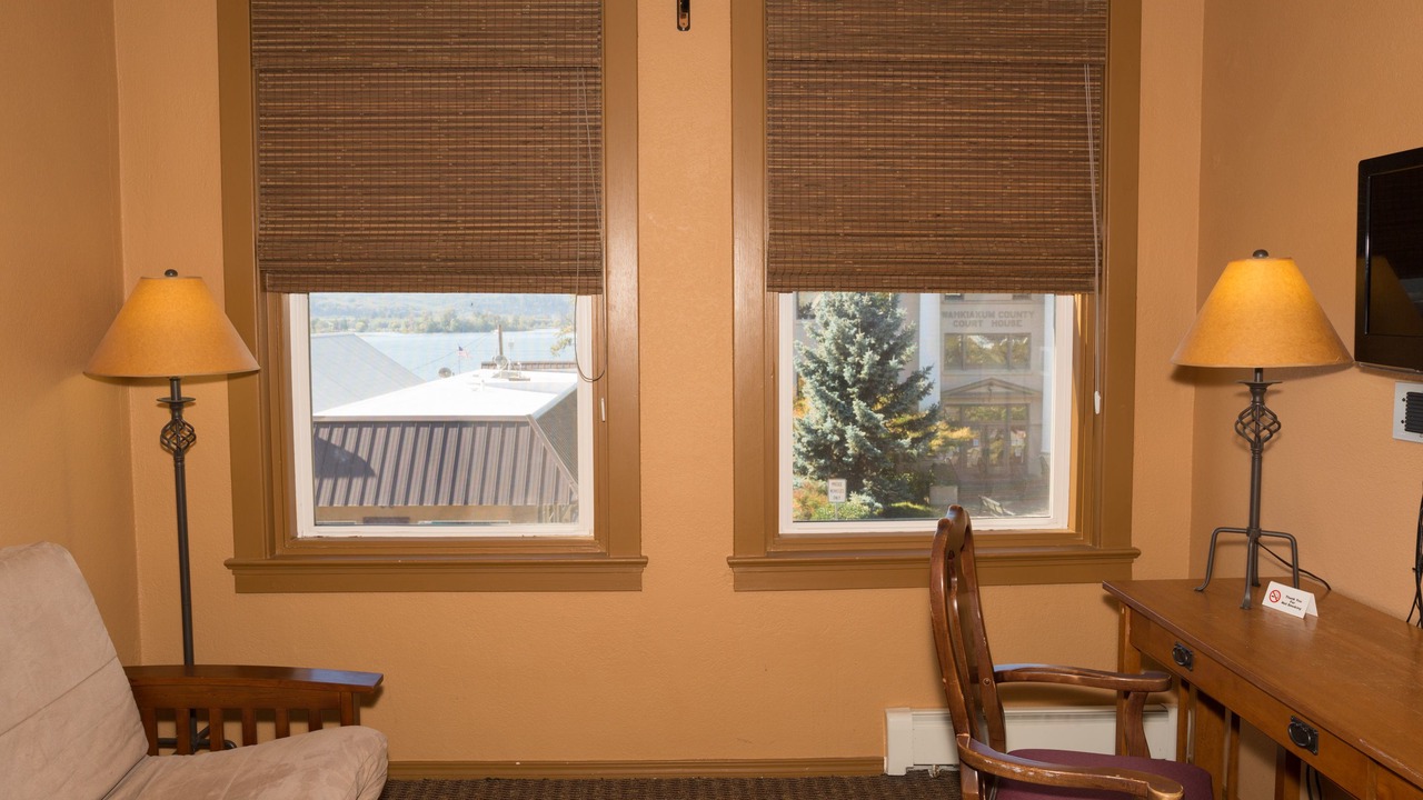Photo of Bedroom in Cathlamet