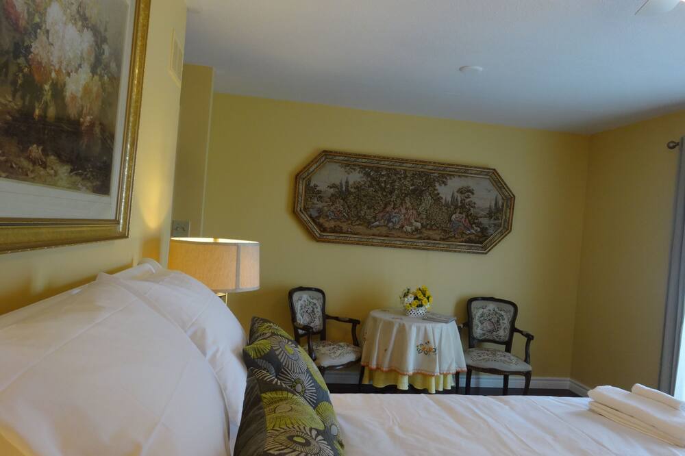 Photo of Bedroom in Virgil