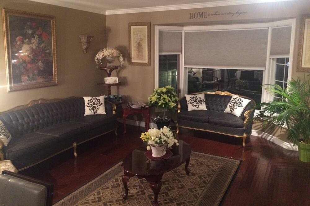 Photo of Livingroom in Virgil