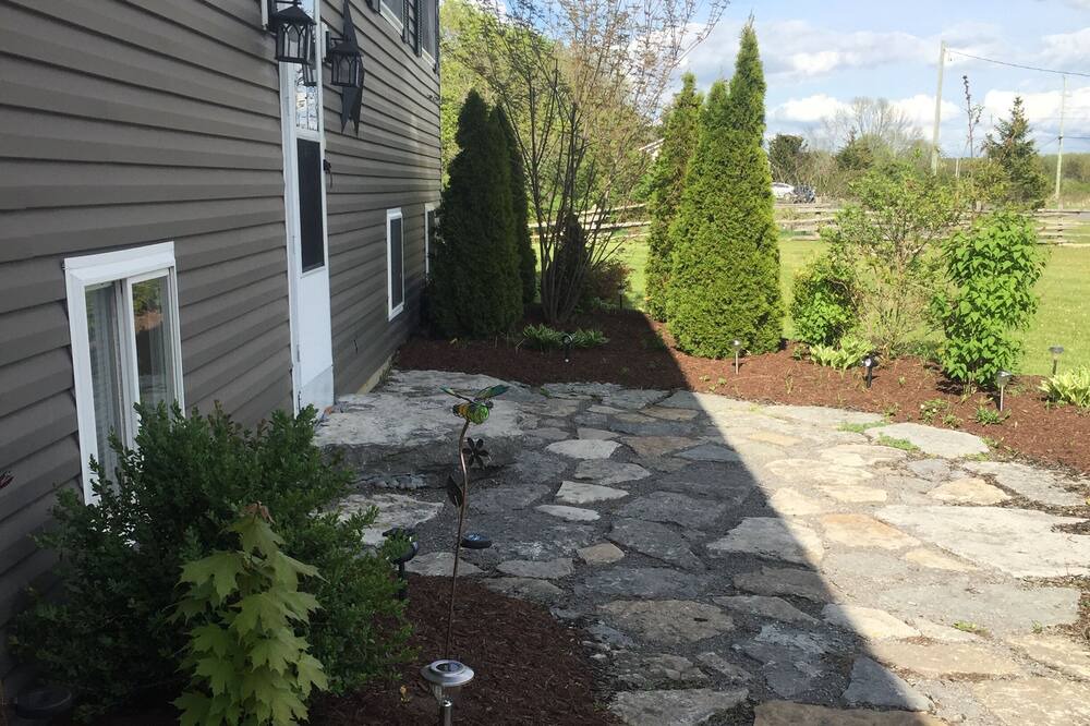 Photo of Outdoor in Carrying Place
