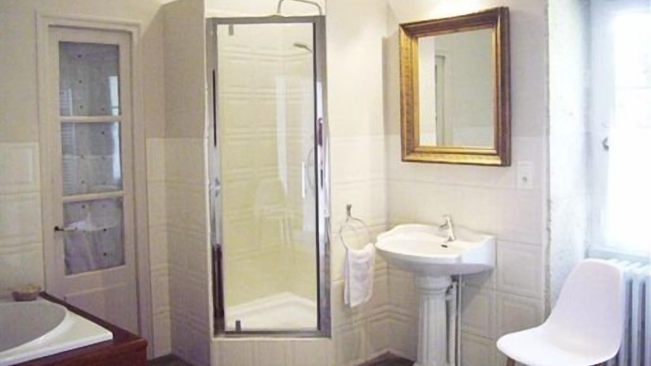 Photo of Bathroom in Marambat