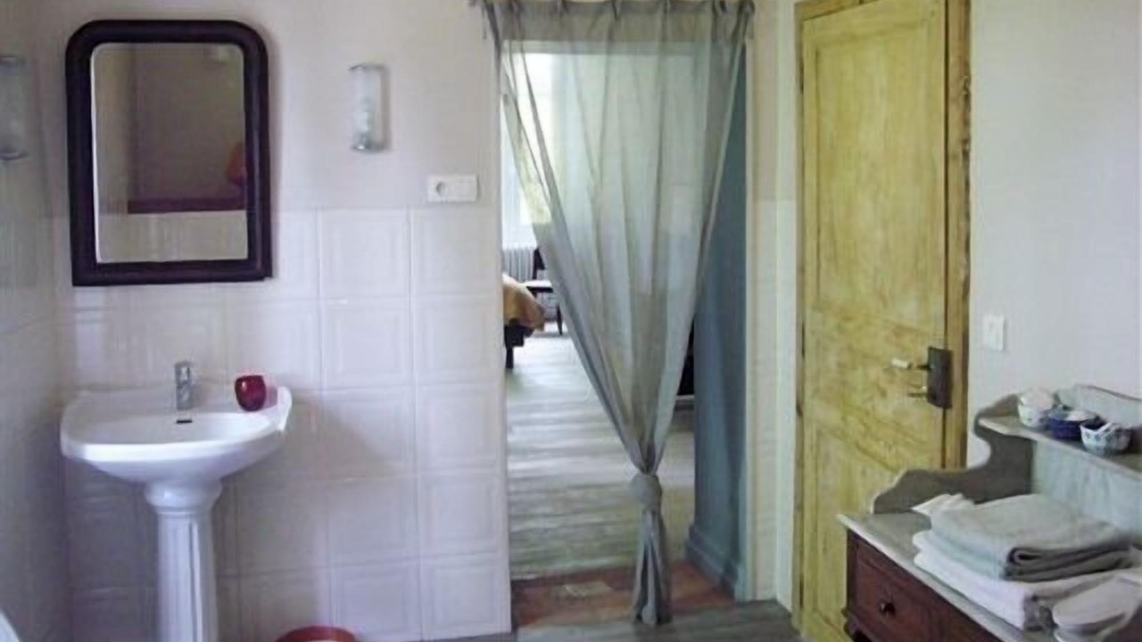 Photo of Bathroom in Marambat