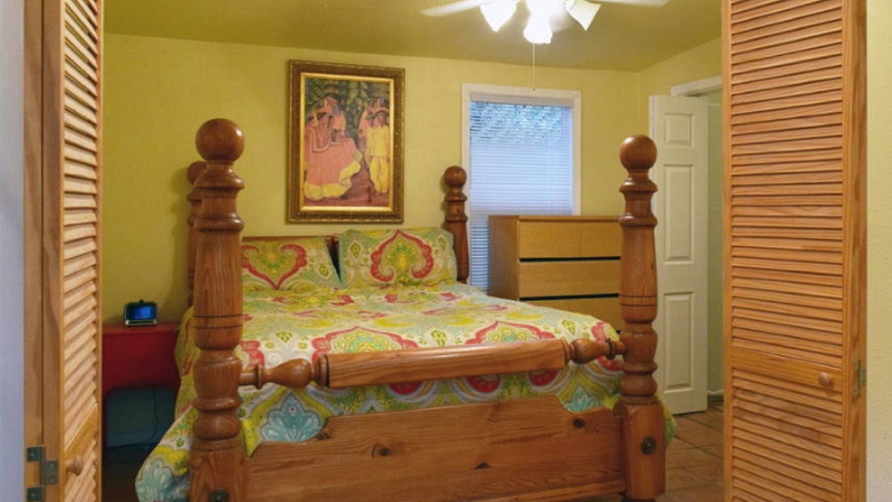 Photo of Bedroom in Neartown
