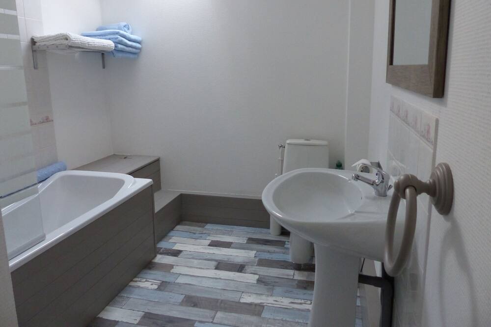 Photo of Bathroom in St Denis de Gastines