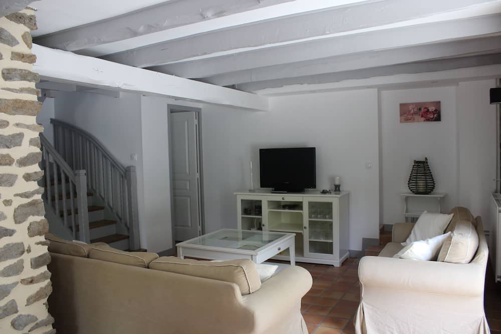 Photo of Livingroom in Saint-Pierre-de-Plesguen