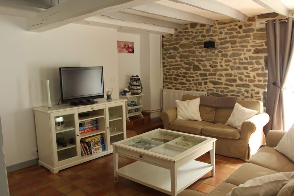 Photo of Livingroom in Saint-Pierre-de-Plesguen